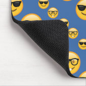 Blaue gemusterte Gläser Emojis Mousepad (Ecke)