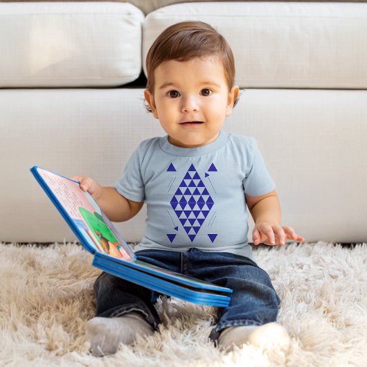 Blaue geometrische Dreiecke Baby T-shirt