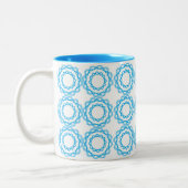 Blaue geometrische Kreise Kunstmuster Zweifarbige Tasse (Links)