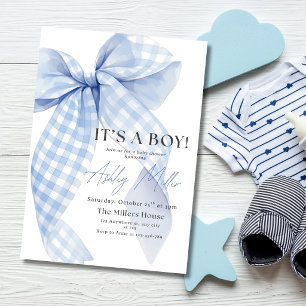 Blaue Gingham-Schleife Baby Boy Shower Es ist ein  Einladung