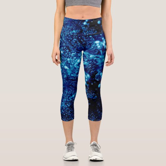 Blaue Glitzern Abstrakt Gefrierbläschen Capri Leggings (Vorderseite)