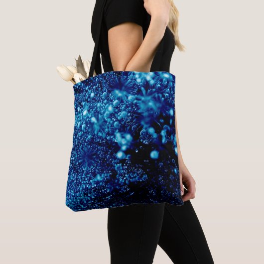 Blaue Glitzern Abstrakt Gefrierbläschen Tasche (Von Nahem)