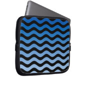 Blaue Gradient Wavy Stripes Laptopschutzhülle (Vorne Rechts)