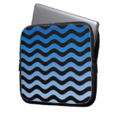 Blaue Gradient Wavy Stripes Laptopschutzhülle (Vorderseite Links)
