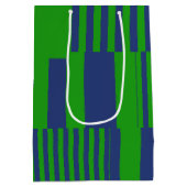Blaue Grün Patchwork Streifen Design  Mittlere Geschenktüte (Rückseite)