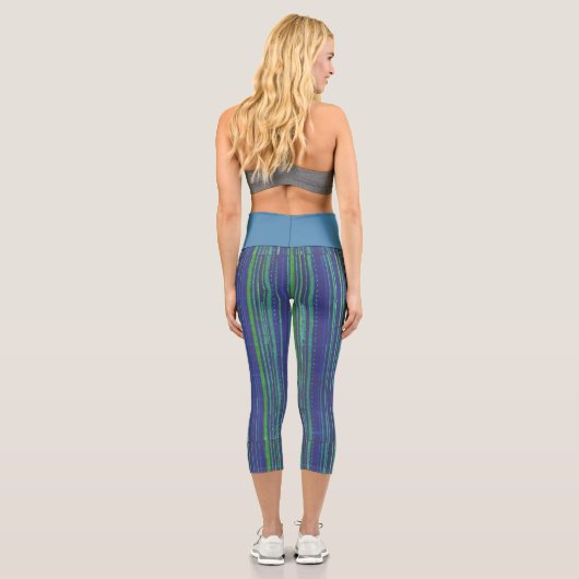 Blaue grüne Streifen Capri Leggings (Rückseite)