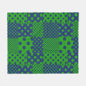 Blaue grüne Tupfen-Patchwork  Fleecedecke (Vorderseite (Horizontal))