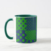 Blaue grüne Tupfen-Patchworkarbeit  Tasse (Links)