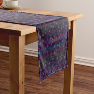 Blaue, grüne, violette, rosa Quadrate mit Streifen Kurzer Tischläufer