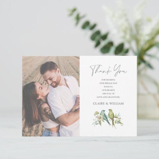 Blaue Grüne Vögel Blumenwasser Hochzeit Dankeskarte (Stehend Vorderseite)