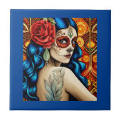Blaue Haare Catrina Frau mit roter Rose Folk Art Fliese (Vorderseite)
