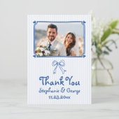 Blaue handgezeichnete kritzelige Foto-Hochzeit Dankeskarte (Stehend Vorderseite)