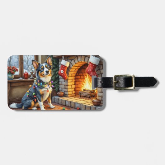 Blaue Heeler-Kamin mit Weihnachtslichtern Gepäckanhänger (Vorderseite horizontal)