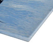 Blaue Herde im Flug über Wasser Schneidebrett (Ecke)