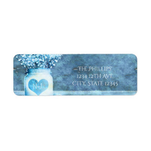 Blaue Herz-Mason-Glas- und Baby-Breath-Einladung