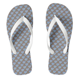 Blaue Herzen auf dunkelschokoladenbraun Badesandalen