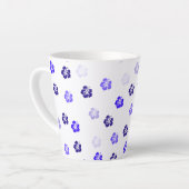 Blaue Hibiskus-Blumen-Latte-Mug Milchtasse (Linke Ecke)