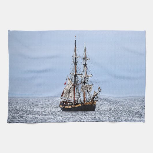 Blaue Himmel auf dem Wasserboot Geschirrtuch (Horizontal)