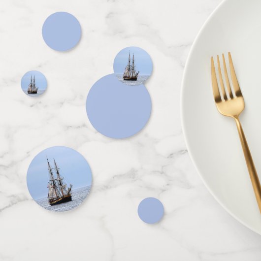 Blaue Himmel auf dem Wasserboot Konfetti (Gruppe)