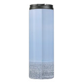 Blaue Himmel auf dem Wasserboot Thermosbecher (Rückseite)