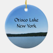 Blaue Himmel über Otisco See-Verzierung Keramik Ornament (Hinten)