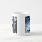 Blaue Himmel-und Erlen-Baum-Kunst Kaffeetasse (Mittel)
