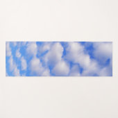 Blaue Himmel und flaumige Wolken Yogamatte (Vorderseite (Horizontal))