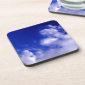 Blaue Himmel und weiße Wolken Getränkeuntersetzer (Linke Seite)