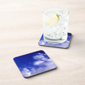 Blaue Himmel und weiße Wolken Getränkeuntersetzer (Rechte Seite)