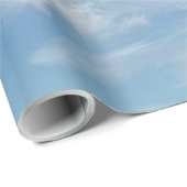 Blaue Himmelswolken Geschenkpapier (Rolleneckpunkt)