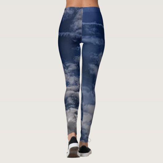 Blaue Himmelswolken Leggings (Rückseite)