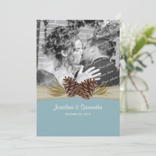 Blaue Hochzeit mit Foto von Pinien Einladung (Stehend Vorderseite)