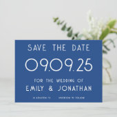 Blaue Hochzeit mit moderner weißer Typografie Save The Date (Stehend Vorderseite)