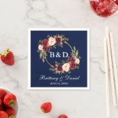 Blaue Hochzeit von Burgundy Floral Wreath Monogram Serviette (Beispiel)