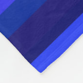 Blaue horizontale Streifen Fleecedecke (Ecke)