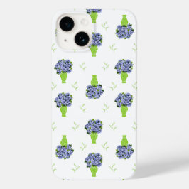 Blaue Hortensie im floralen Muster der grünen Vase Case-Mate iPhone 14 Hülle