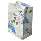 Blaue Hortensien-Blumenmonogramm Mittlere Geschenktüte (Rückseite Schrägansicht)