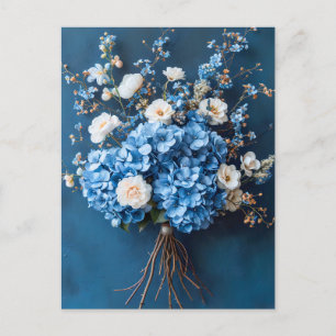 Blaue Hortensien und weiße Blüten Postkarte