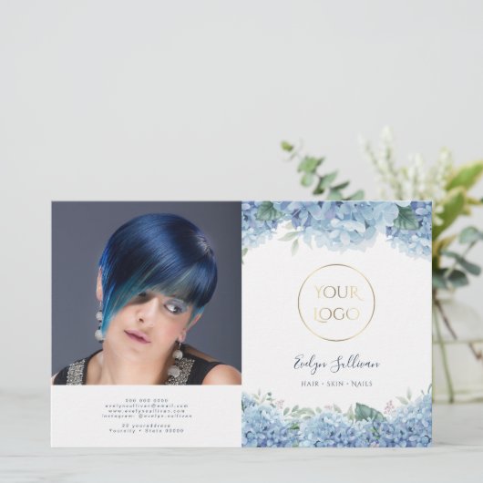 Blaue Hydrangea-Doppelbroschüre (Stehend Vorderseite)