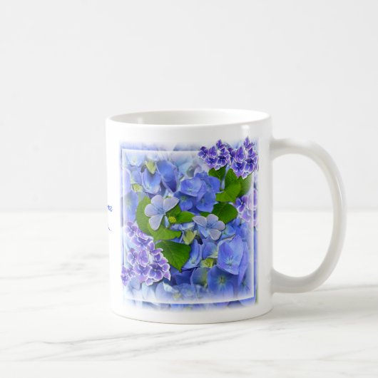 Blaue Hydrangeas und Schmetterlinge Kaffeetasse (Rechts)