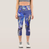 Blaue Indigostreifen, grau, abstrakte geometrische Capri Leggings (Vorderseite)