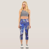 Blaue Indigostreifen, grau, abstrakte geometrische Capri Leggings (Vorderseite)