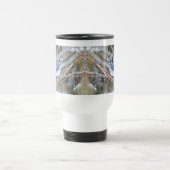 Blaue Jay im Schneesturm Reisebecher (Mittel)