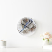 Blaue Jay im Winterschnee Runde Wanduhr (Zuhause)