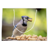 Blaue Jay mit Erdnuss Große Geschenktüte (Vorderseite)