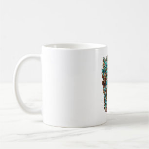 Blaue Kaffeetasse mit geschnitztem Wächter