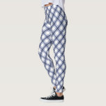 Blaue Karierte Leggings<br><div class="desc">Verwandeln Sie Ihre Urlaubssaison mit unseren exquisiten Leggings, mit einem atemberaubenden Wasserfarbenmuster in Blau-Weiß-Büffel kariert. Diese Leggings strahlen zeitlose Eleganz und festlichen Charme aus und bieten Komfort und Stil. Entspannen Sie in Ihrem Urlaubsschrank und lassen Sie sich mit diesem schicken und gemütlichen Beisammensein in die Seele der Saison eintauchen. Tauchen...</div>