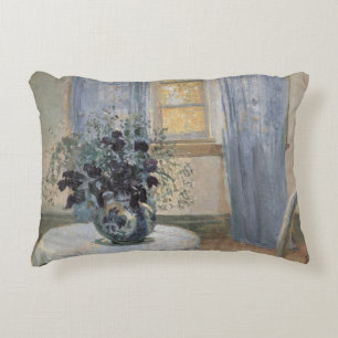 Blaue Klematis im Atelier des Künstlers, Anna Anch Dekokissen