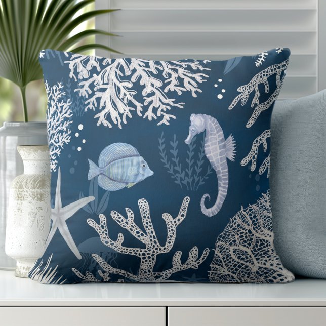 Blaue Korallenwurzel Kissen (Elevate Your Décor: Discover Gorgeous Coastal Throw Pillows by Totally Coast)