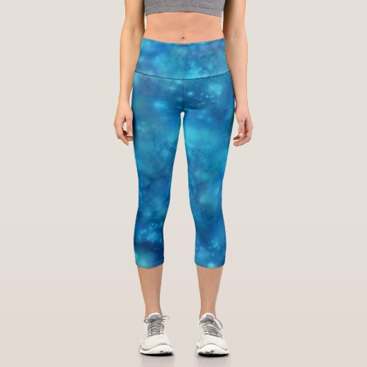 Blaue kosmische leuchtende Abstraktion Capri Leggings (Vorderseite)